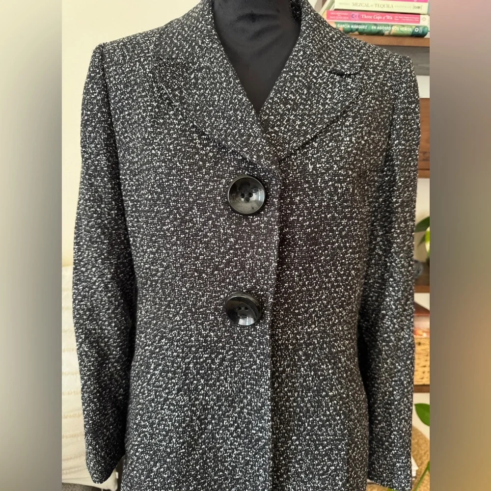 TAHARI Arthur S Levine Petite Classic Black and White Midi Coat - Picture 5 of 12